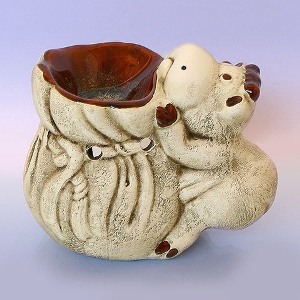 Корова с мешком